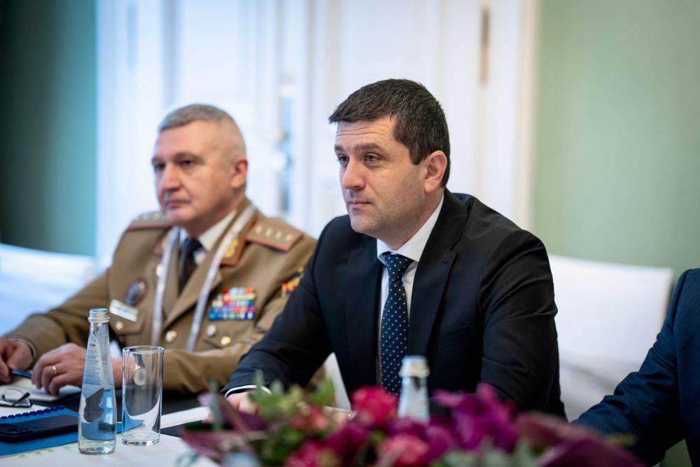 Sursa foto: Facebook / Radu Miruţă